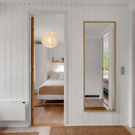 Leonor - 1-8km From The Sea By Interhome *
