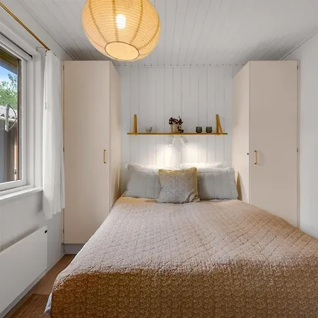 Leonor - 1-8km From The Sea By Interhome
